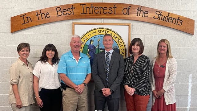 School board honors top educators 