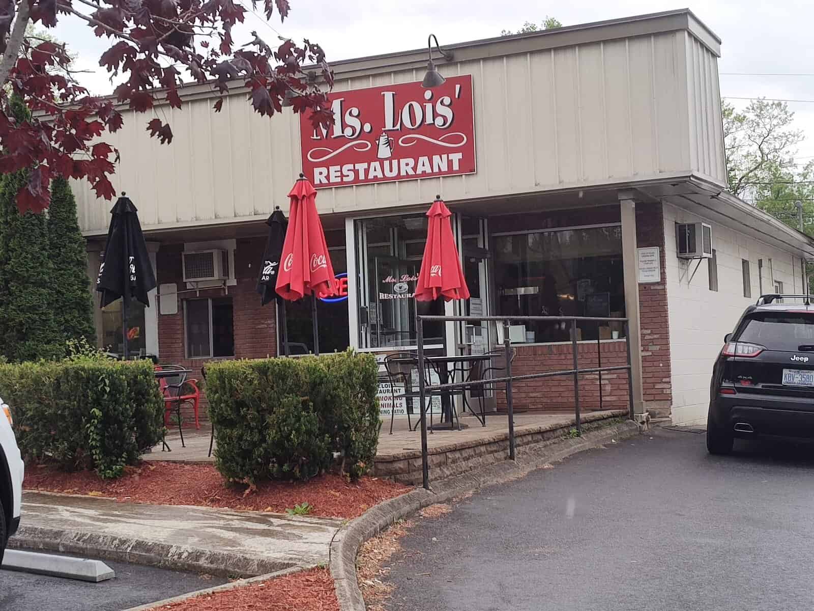 Ms. Lois’ is about ‘food and family’