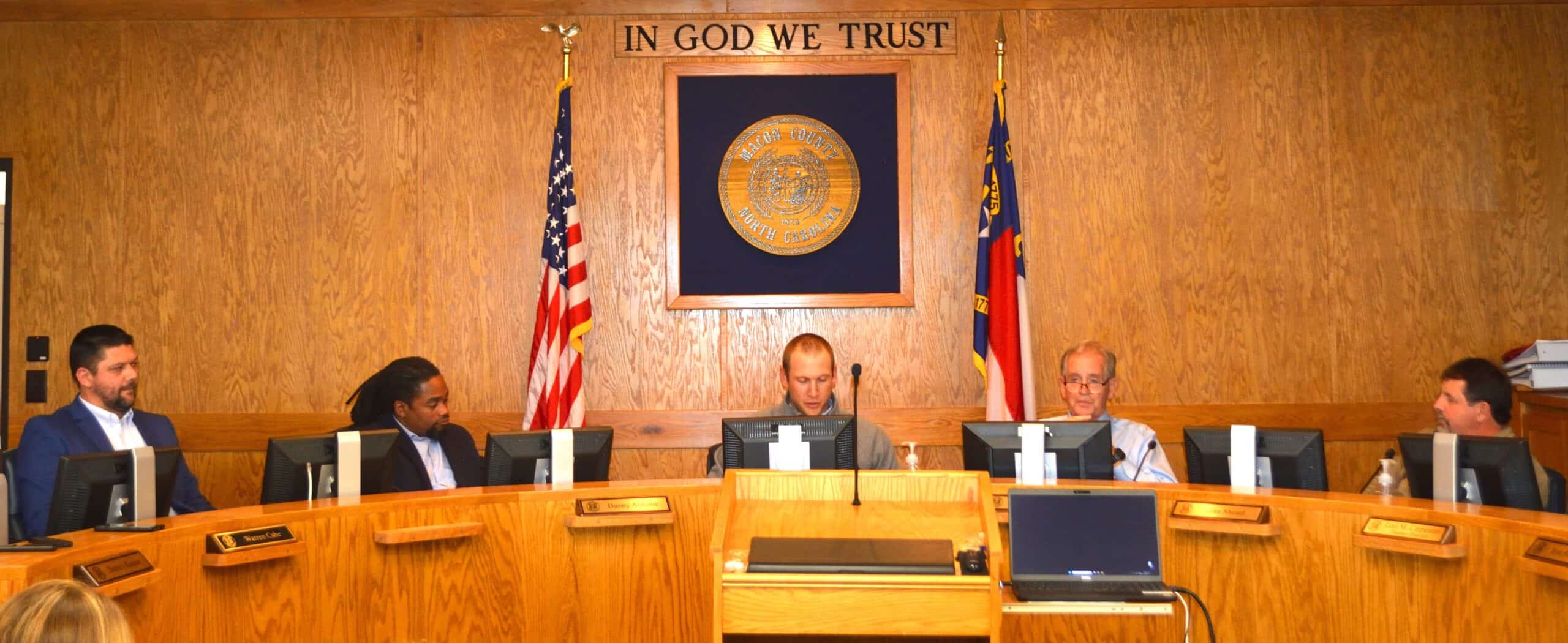 County commissioners approve pornography restriction