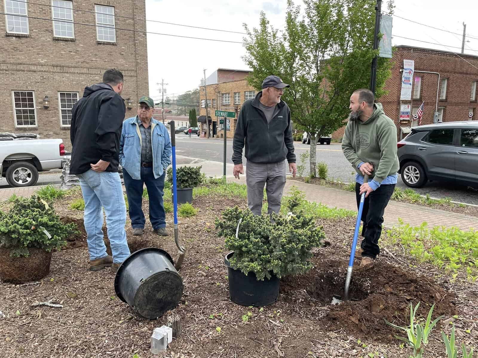 Franklin Garden Club takes beautification seriously