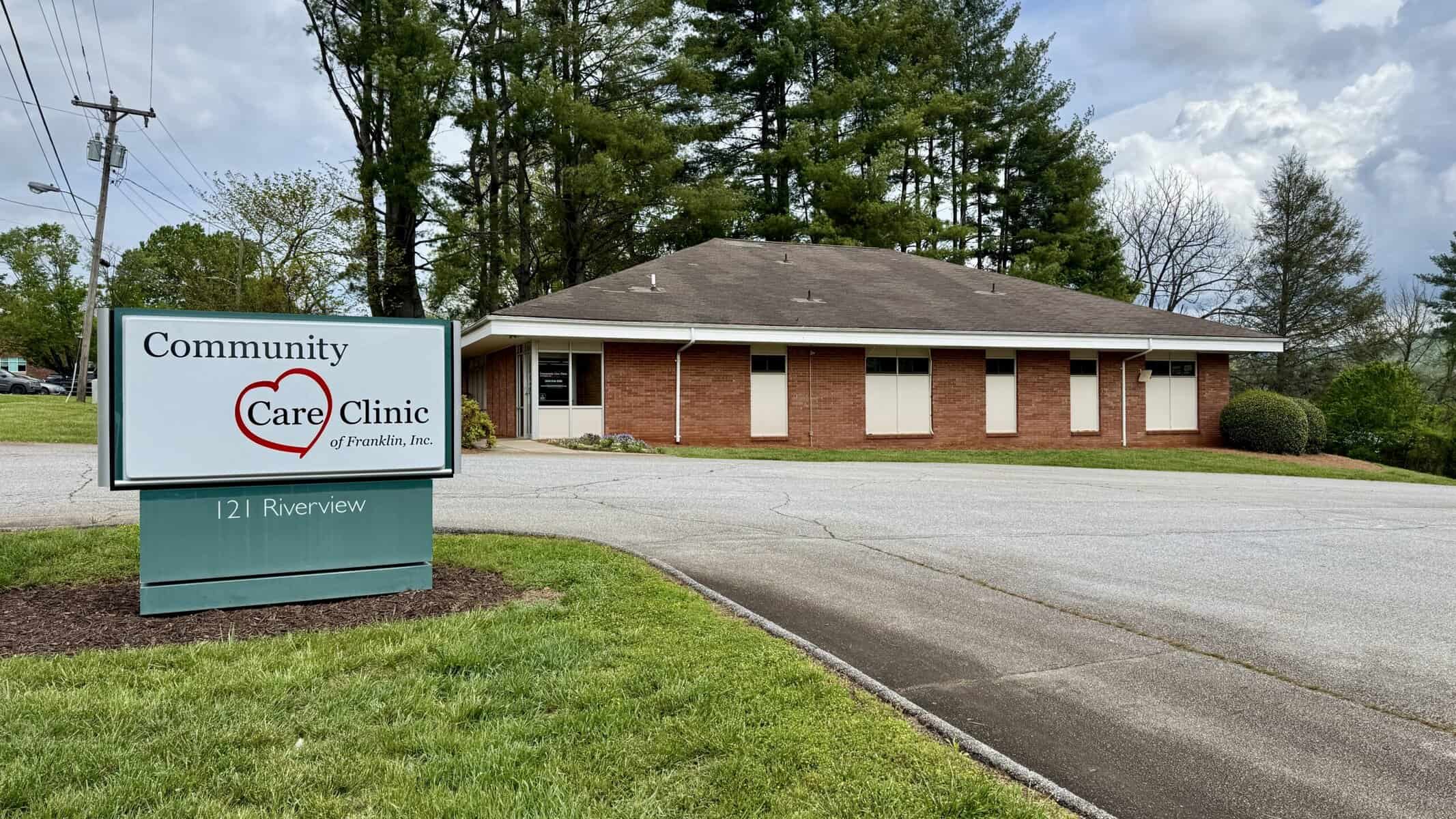 Nonprofits address area’s medical needs; Community clinic moves to a new location