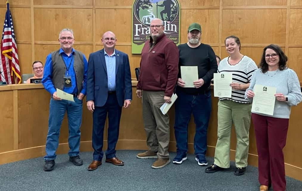 Downtown merchants gather for meeting in Franklin city hall.