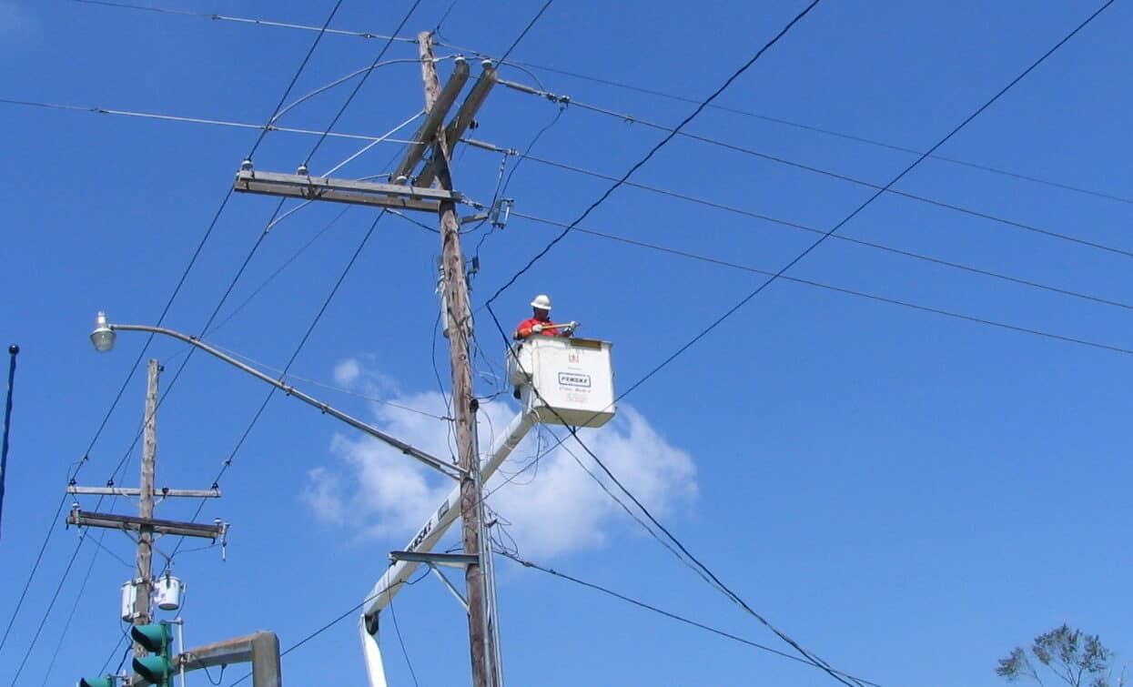 Power line workers deserve our gratitude