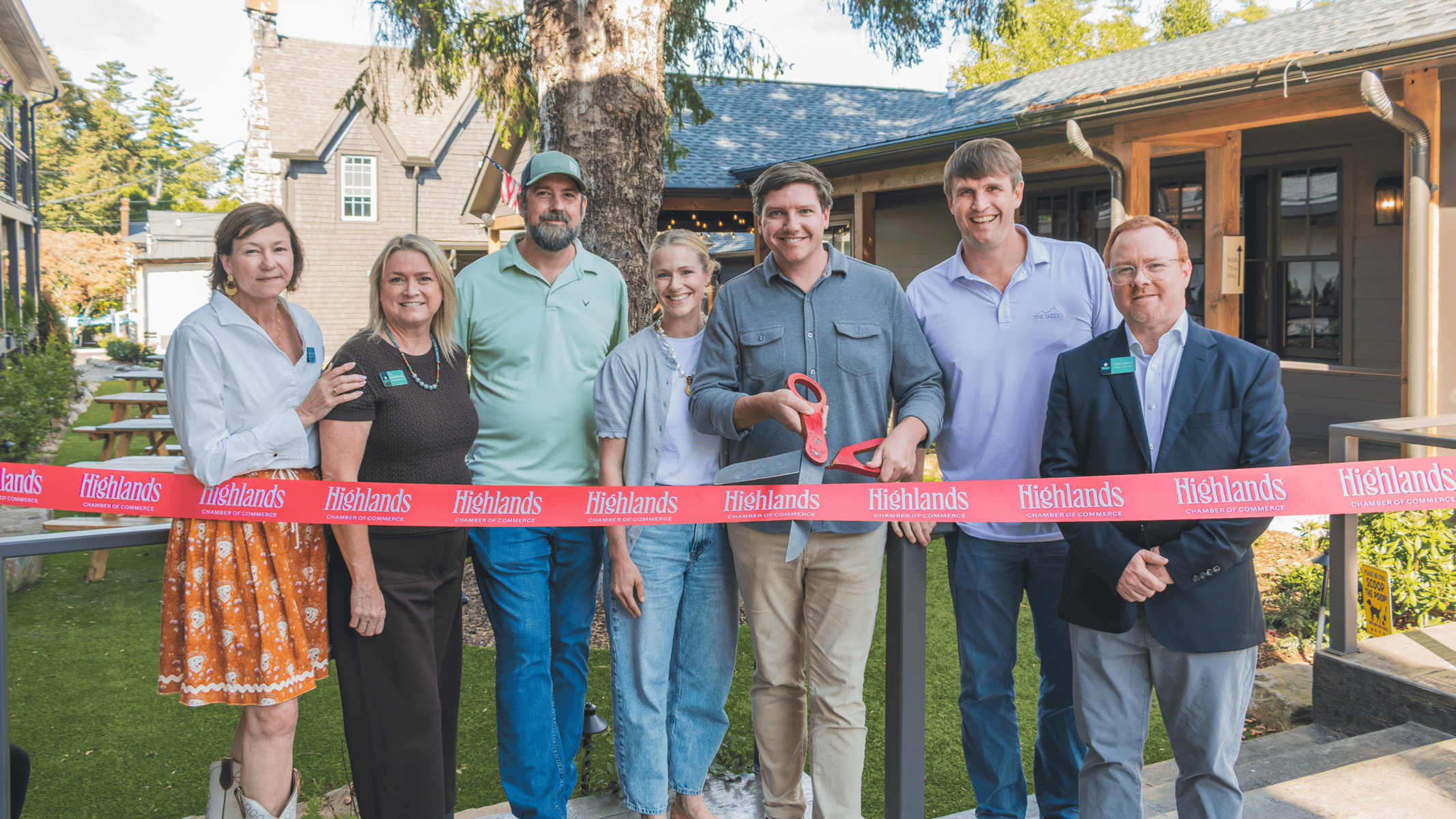 Highlands ribbon cutting for Town Hall